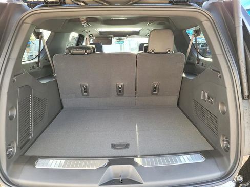 New 2026 Chevrolet Suburban High Country AWD/4WD image 6