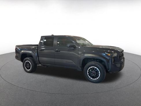 Used 2025 Toyota Tacoma TRD Off-Road image 2