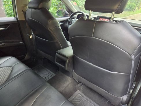 Used 2021 Toyota Camry SE FWD image 12