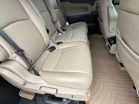 Used 2022 Honda Odyssey Touring image 11