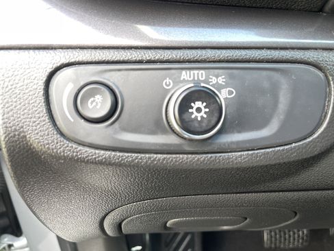 Used 2022 Buick Encore Preferred w/ Safety Package AWD/4WD image 27