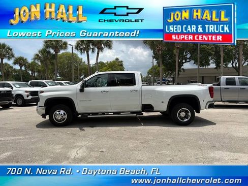 Used 2025 Chevrolet Silverado 3500 LTZ w/ LTZ Convenience Package AWD/4WD image 4