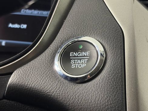 Used 2018 Ford Fusion SE w/ Fusion SE Technology Package FWD image 23