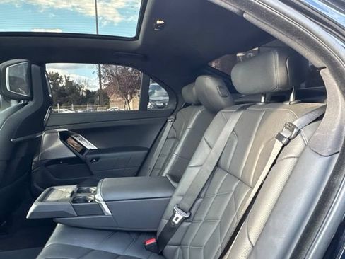 Used 2025 BMW 740i xDrive AWD/4WD image 71