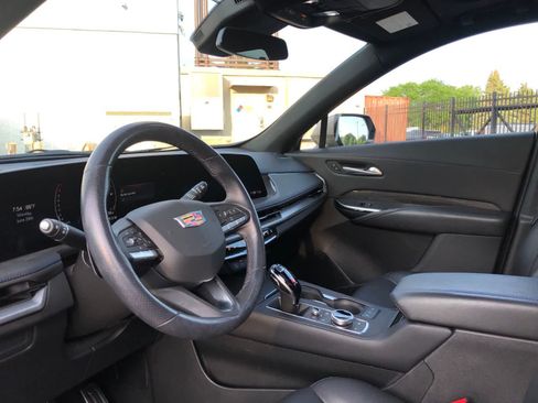 Used 2024 Cadillac XT4 Sport w/ Cold Weather Package FWD image 7