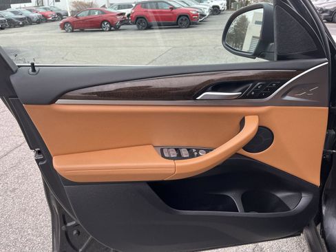 Used 2024 BMW X3 xDrive30i w/ Premium Package image 5