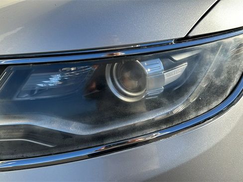 Used 2017 Lincoln MKX Reserve w/ Lincoln MKX Climate Package image 6