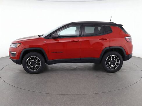 Used 2025 Jeep Compass Trailhawk AWD/4WD image 6