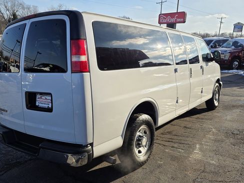 Used 2018 Chevrolet Express 3500 LT w/ LT Preferred Equipment Group image 7
