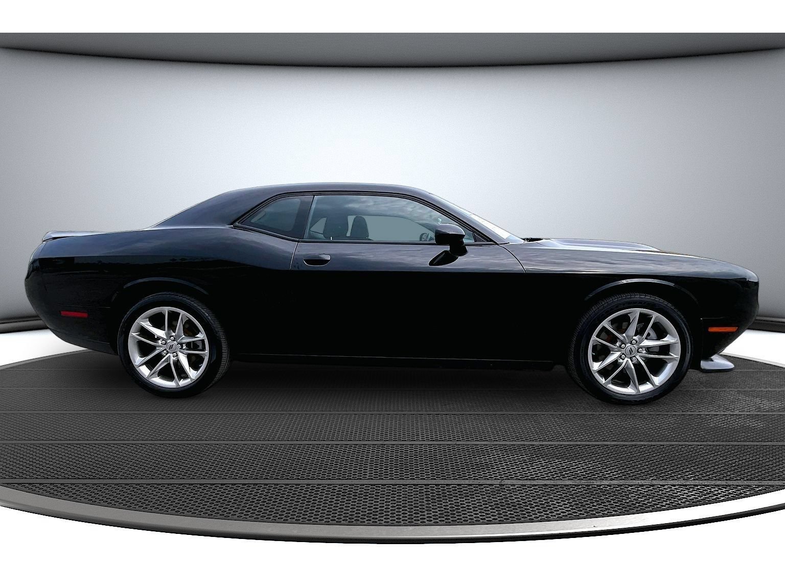 Certified 2022 Dodge Challenger GT w/ Cold Weather Group AWD/4WD image 15