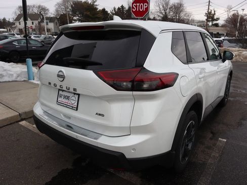 Certified 2025 Nissan Rogue SV AWD/4WD image 5