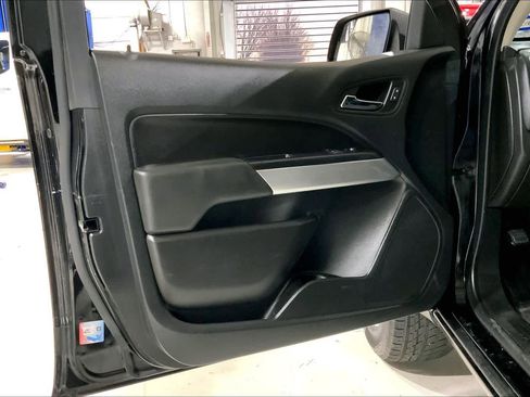 Used 2022 Chevrolet Colorado LT w/ Fleet Safety Package image 21