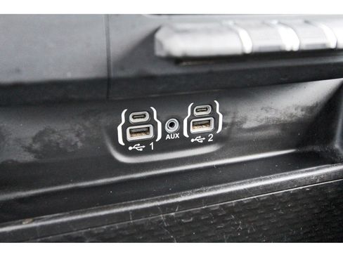 Used 2024 RAM 1500 Laramie AWD/4WD image 29