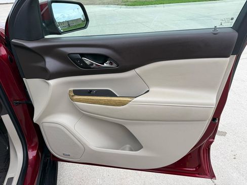 Used 2017 GMC Acadia Denali w/ Technology Package AWD/4WD image 37