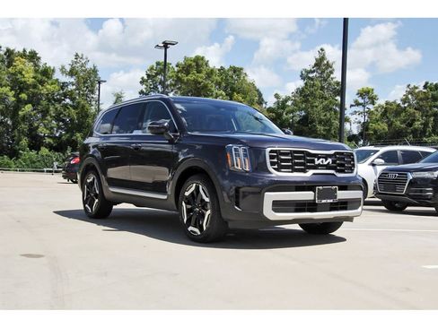 Used 2025 Kia Telluride S FWD image 4