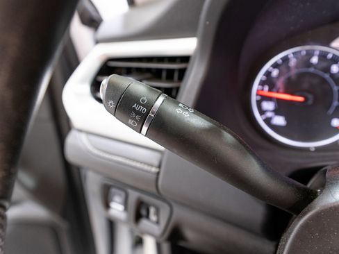 Used 2021 GMC Acadia SLE w/ Elevation Edition image 27