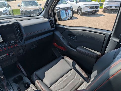 New 2026 Nissan Frontier 4x4 Crew Cab image 11