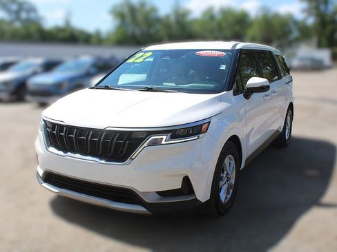 Used 2022 Kia Carnival LX FWD image 21