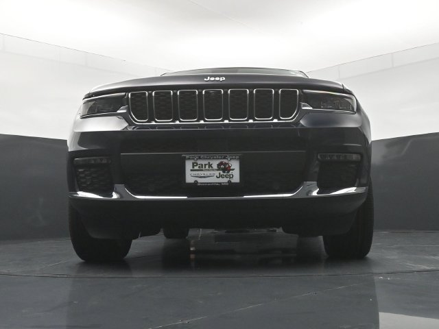Used 2023 Jeep Grand Cherokee L Limited w/ Luxury Tech Group II AWD/4WD image 19