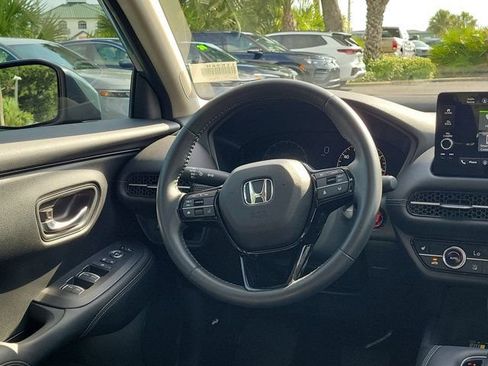 Certified 2024 Honda HR-V EX-L image 3