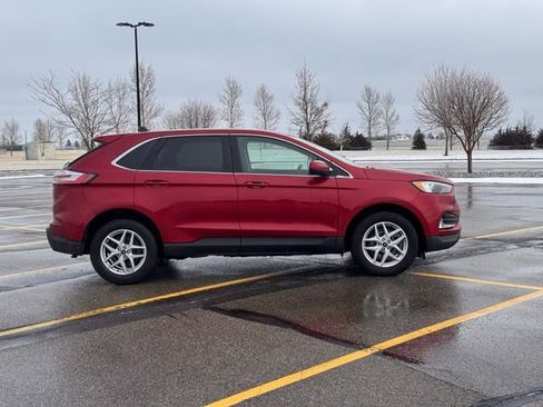 Used 2022 Ford Edge SEL w/ Convenience Package image 2