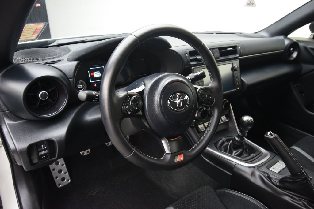 Used 2025 Toyota GR86 Premium w/ ALL Weather Mat Package (TMS) RWD image 11