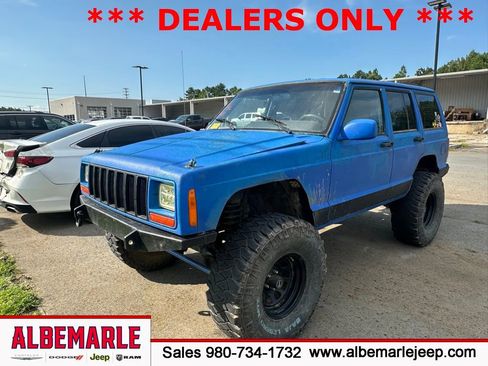 Used 2001 Jeep Cherokee Sport image 1