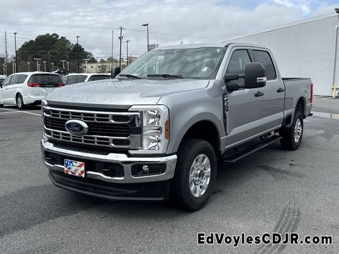 Used 2024 Ford F250 XLT w/ FX4 Off-Road Package image 3