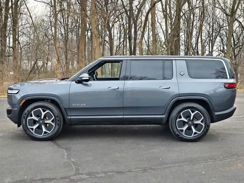 Used 2024 Rivian R1S Adventure image 3
