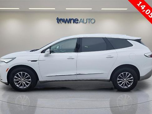 Used 2023 Buick Enclave Essence image 2