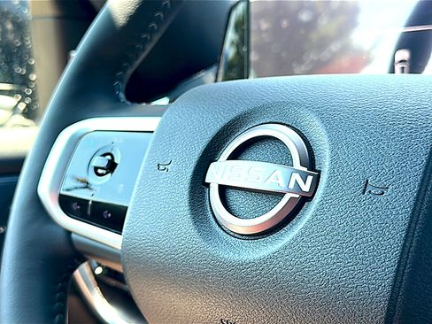 New 2026 Nissan Armada SL w/ Captain's Chari Seat Package AWD/4WD image 21