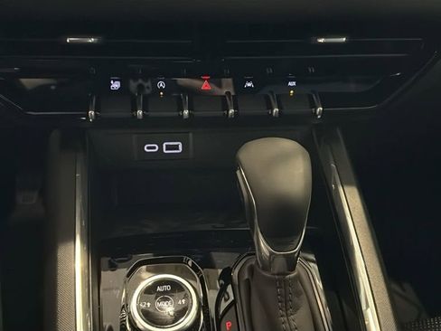 New 2026 GMC Canyon Elevation w/ Convenience Package AWD/4WD image 24