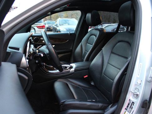 Used 2017 Mercedes-Benz GLC 300 4MATIC image 25
