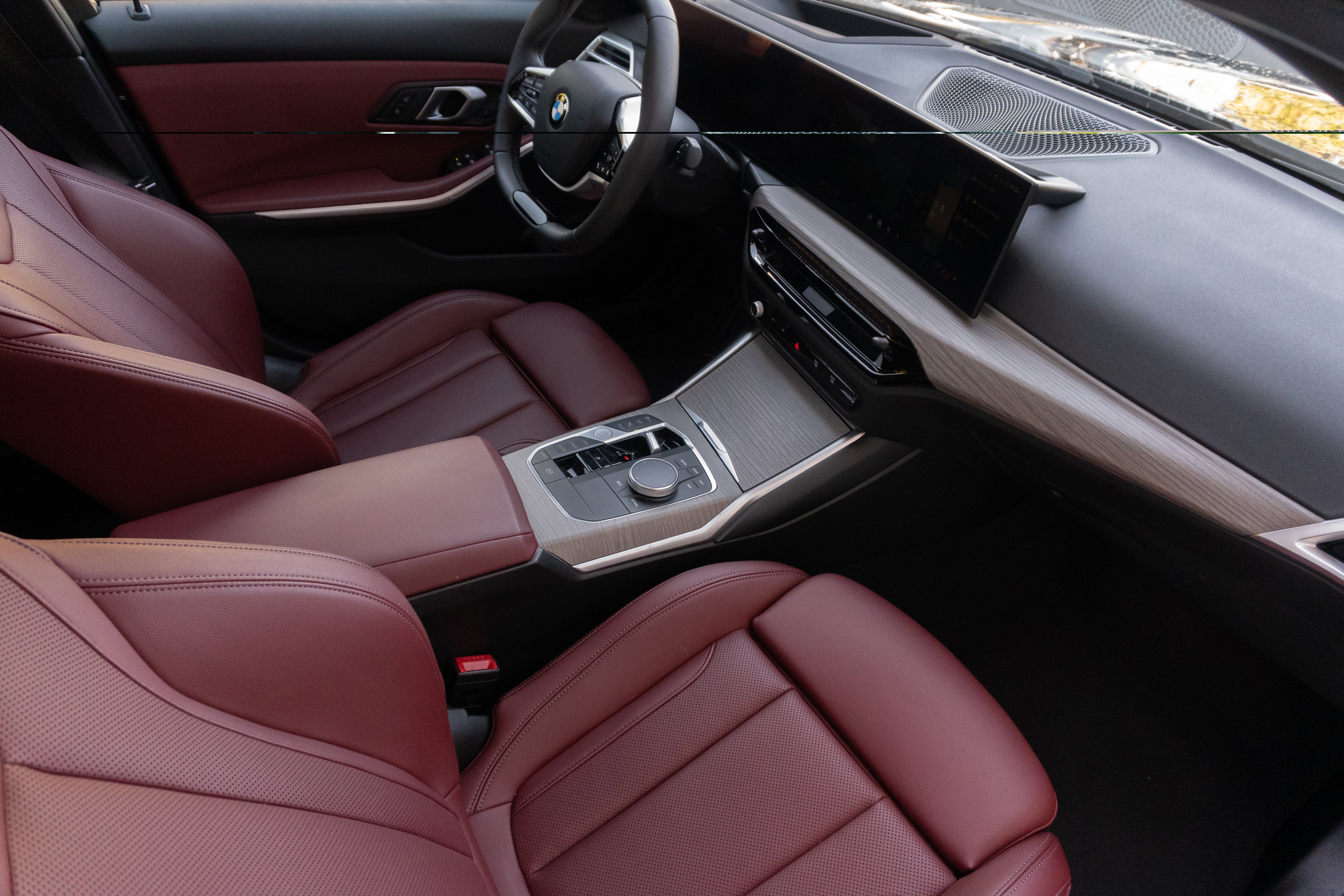 Certified 2025 BMW 330i Sedan RWD image 11