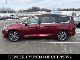 Used 2017 Chrysler Pacifica Limited video 2