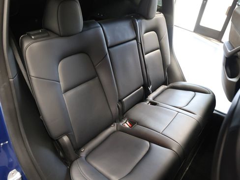 Used 2022 Tesla Model Y Long Range image 36