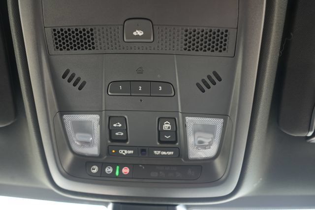 Used 2025 Cadillac XT5 Sportv w/ LPO, Bronce Accent Package AWD/4WD image 28