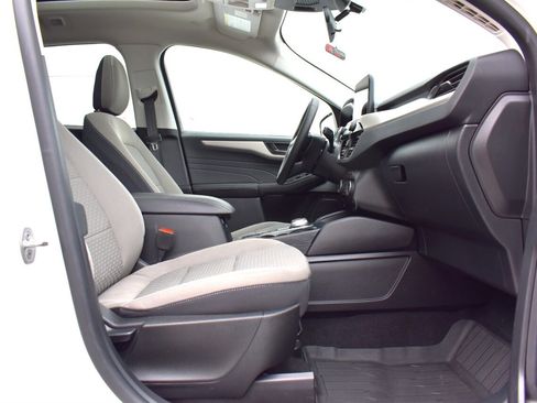 Used 2022 Ford Escape SE w/ SE Sport Appearance Package image 31