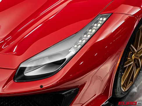 Used 2020 Ferrari 488 Pista Coupe RWD image 13