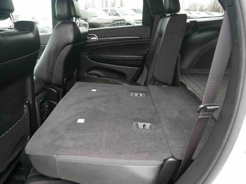 Used 2020 Jeep Grand Cherokee Altitude image 19