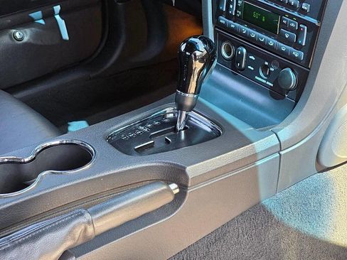 Used 2002 Ford Thunderbird Deluxe image 23