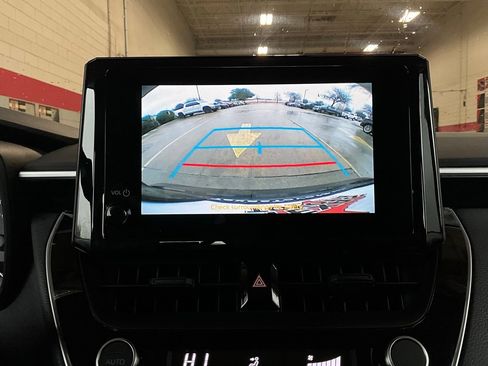 Used 2025 Toyota Corolla LE image 27