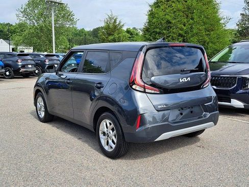 Used 2023 Kia Soul LX w/ LX Technology Package FWD image 7