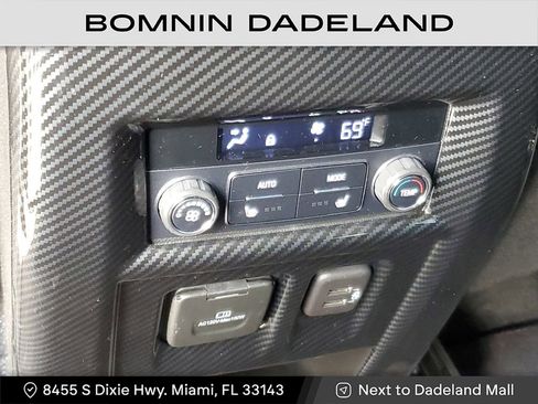 Used 2021 Chevrolet Traverse Premier image 14