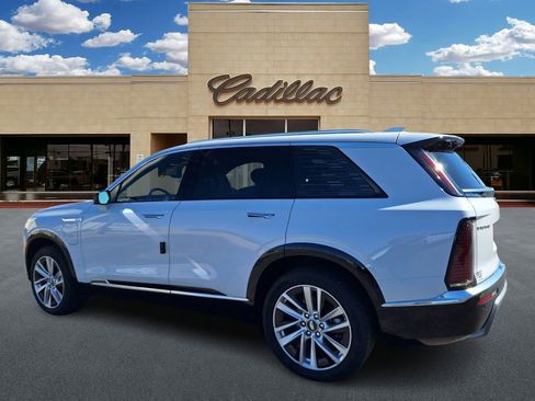 New 2026 Cadillac Vistiq Luxury w/ LPO, Floor Liner Package image 4