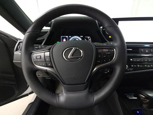 Used 2025 Lexus ES 300h w/ Premium Package FWD image 10