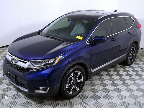 Used 2018 Honda CR-V Touring image 3