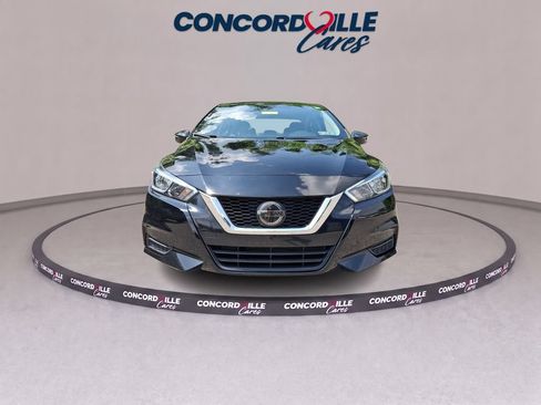 Used 2021 Nissan Versa SV FWD image 2