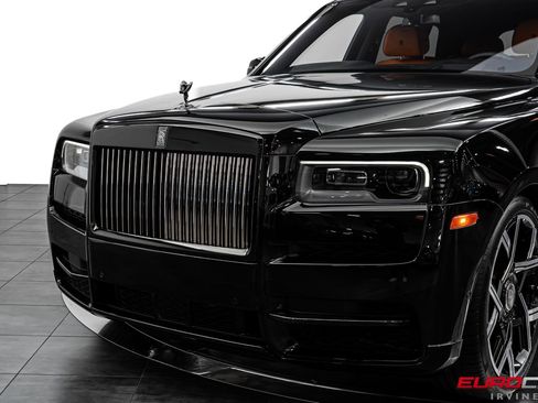 Used 2022 Rolls-Royce Cullinan Black Badge AWD/4WD image 14