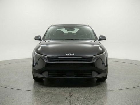 Used 2025 Kia K4 LXS image 2